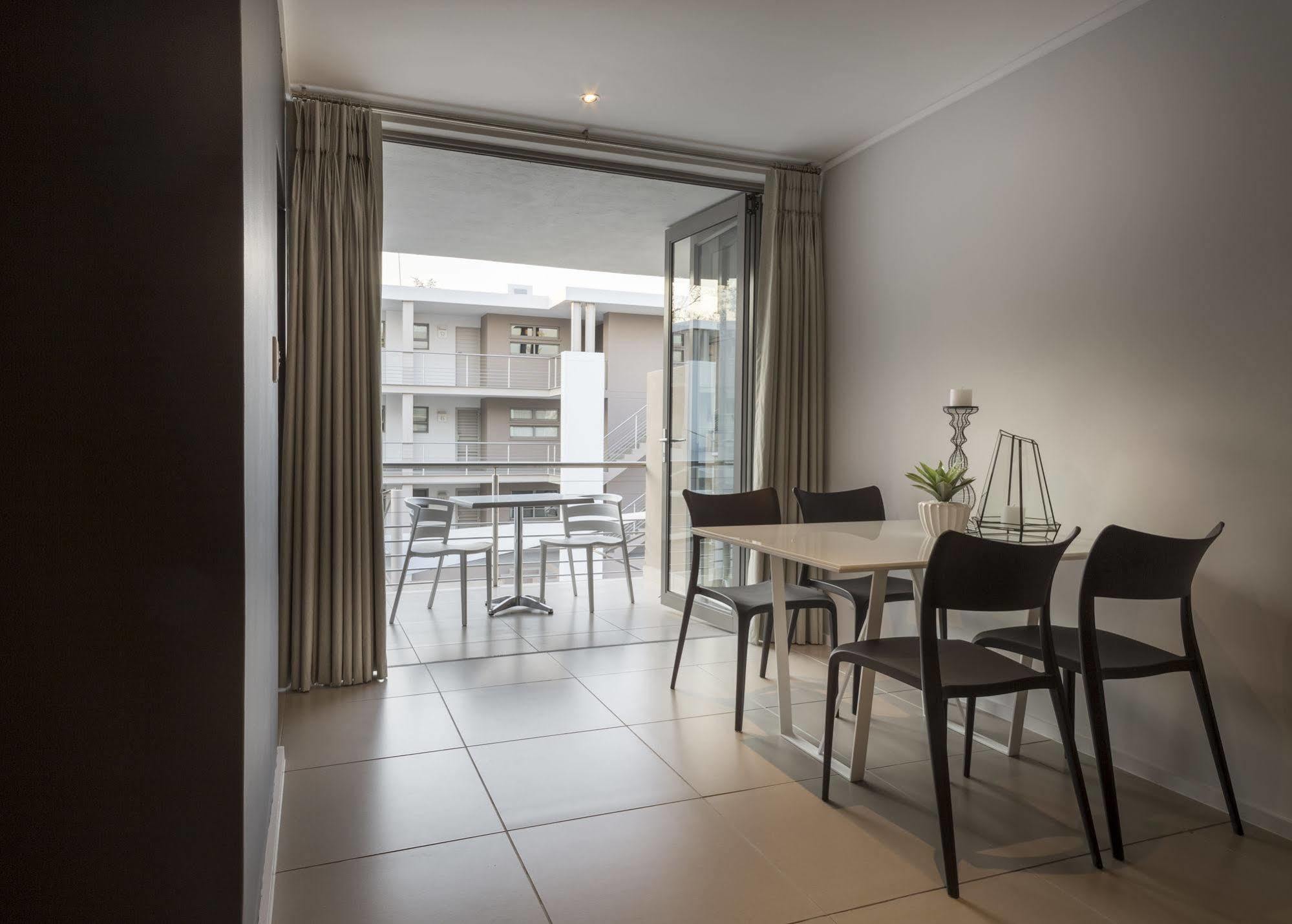 C.A.G - Upper East Side Apartment Sandton Exterior foto
